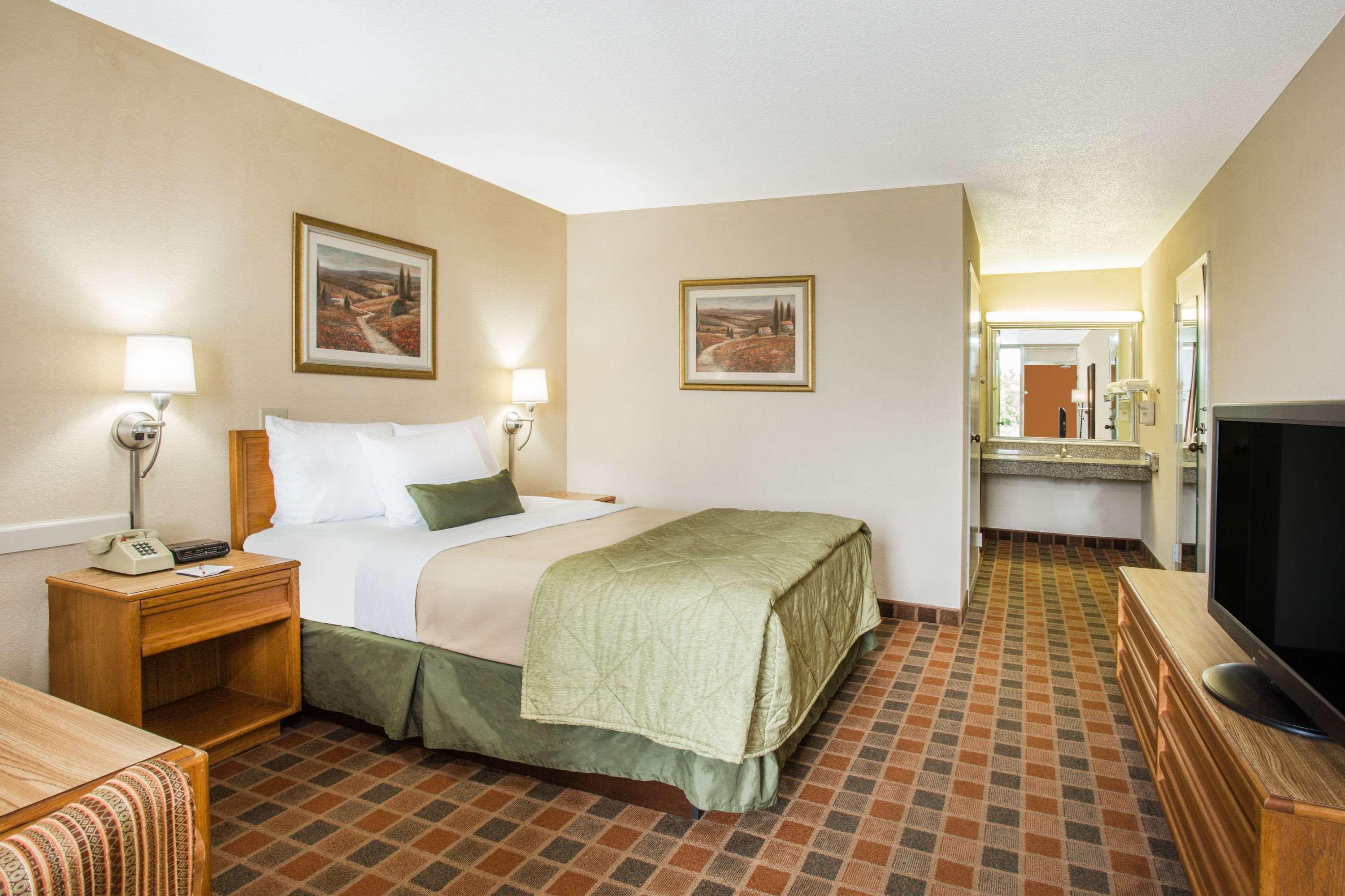 Ramada By Wyndham Wytheville Zewnętrze zdjęcie