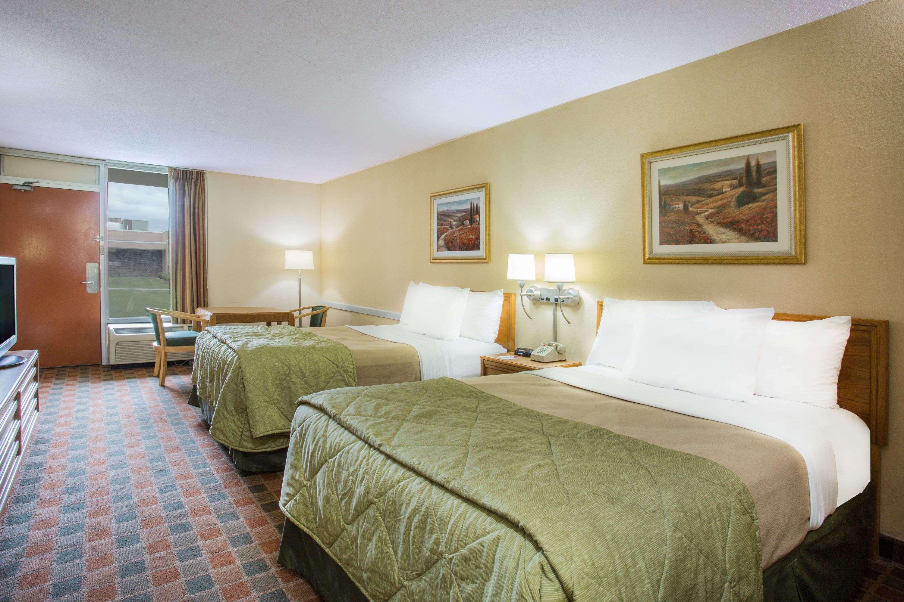 Ramada By Wyndham Wytheville Zewnętrze zdjęcie