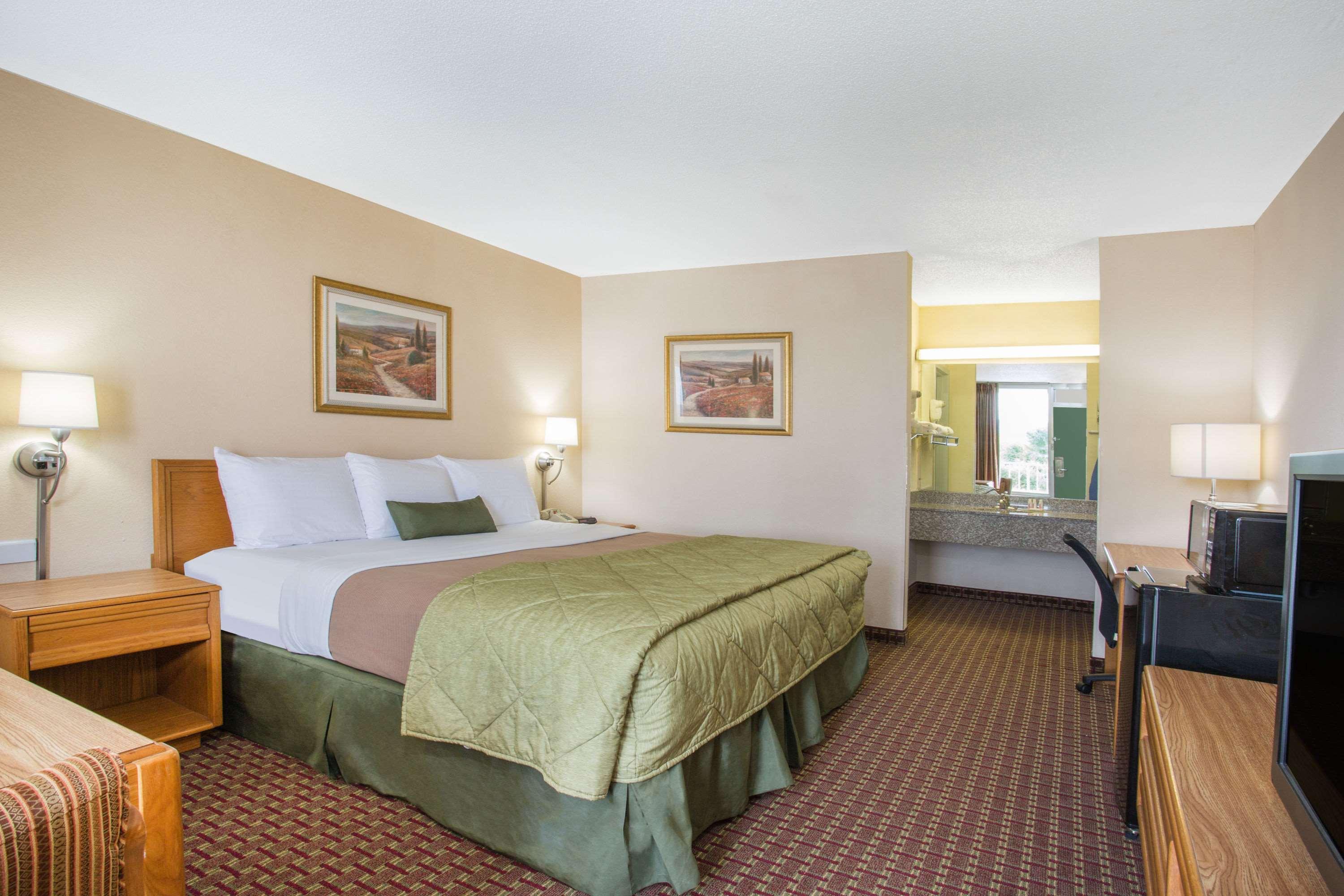 Ramada By Wyndham Wytheville Zewnętrze zdjęcie
