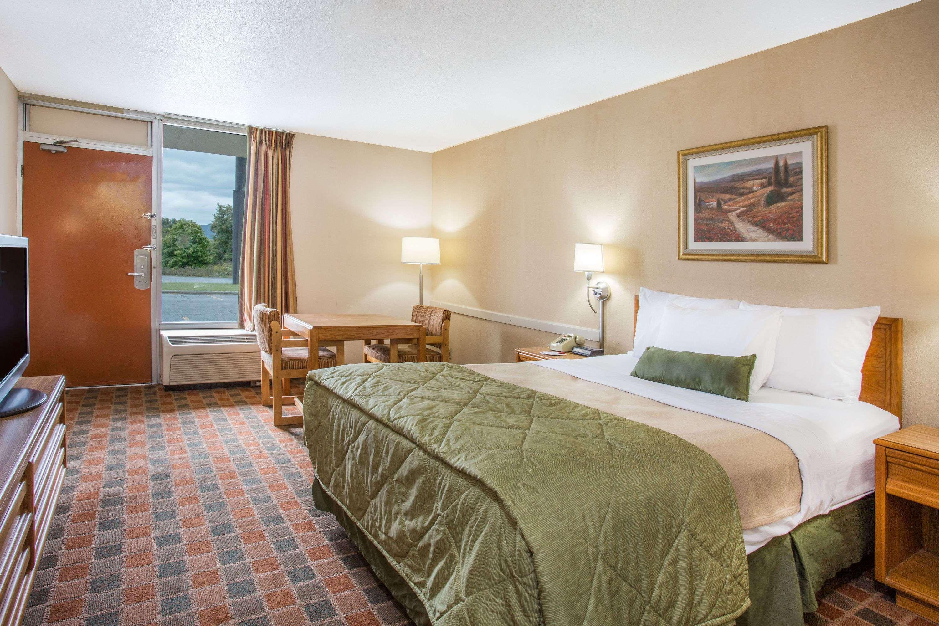 Ramada By Wyndham Wytheville Zewnętrze zdjęcie