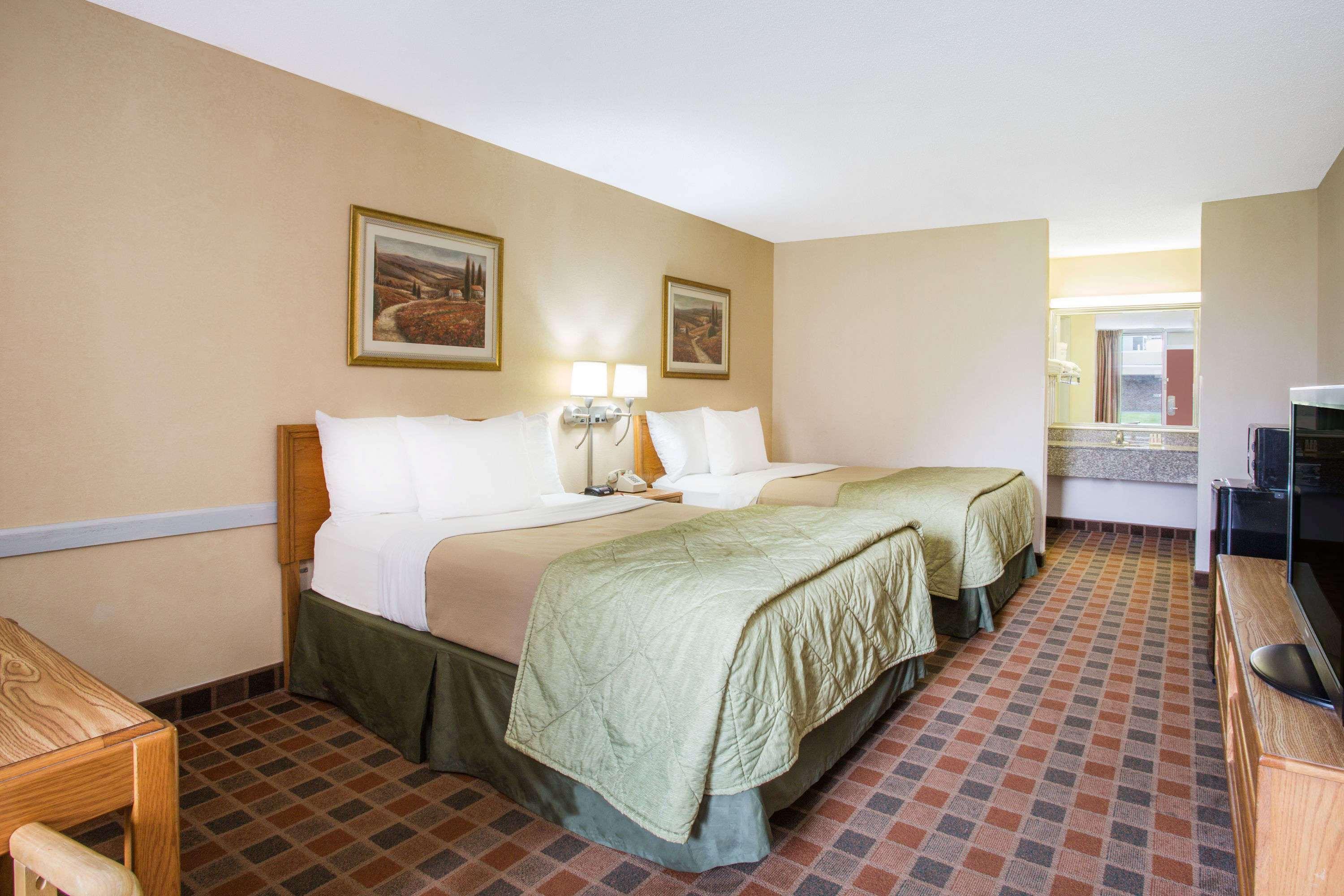 Ramada By Wyndham Wytheville Zewnętrze zdjęcie