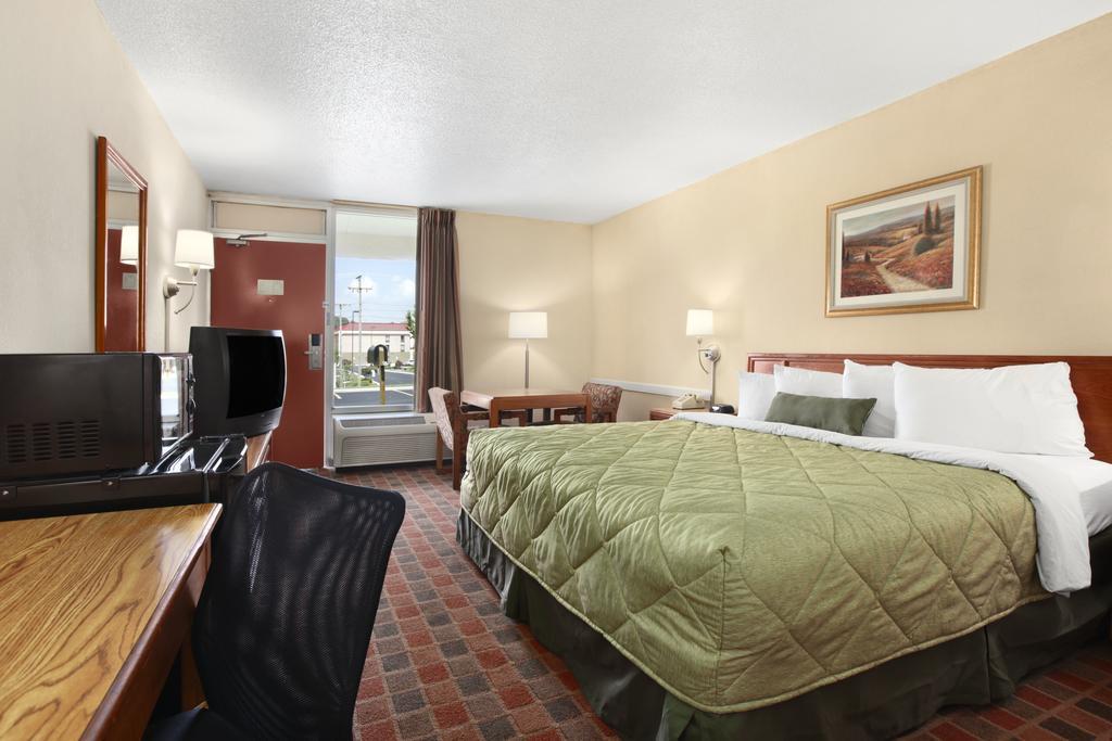 Ramada By Wyndham Wytheville Zewnętrze zdjęcie